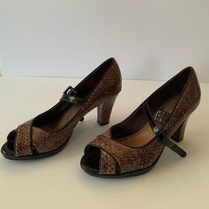 Brown women’s shoes